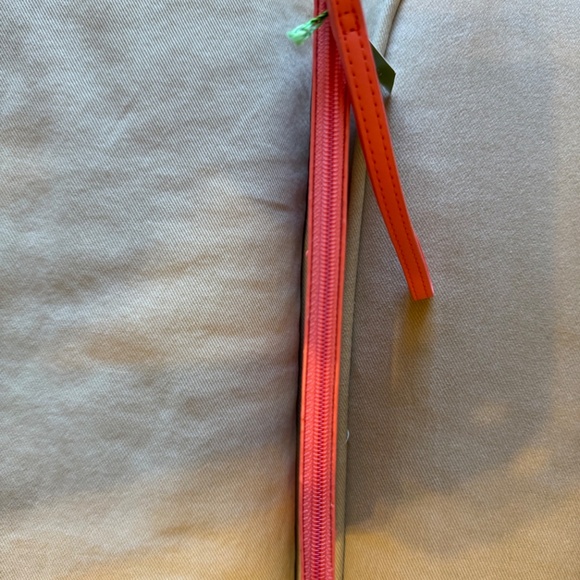 Vera Bradley wristlet - Picture 5 of 7